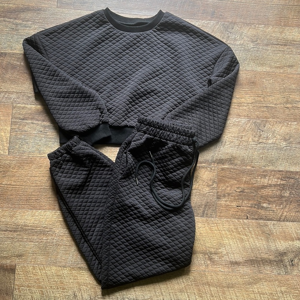 •Black set